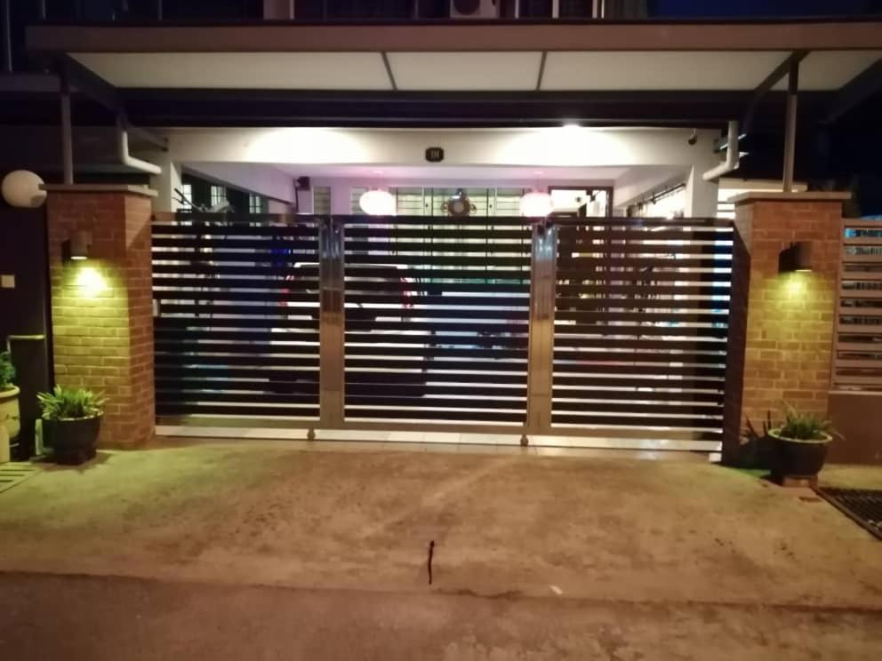 Kelly Homestay Sibu Exterior foto